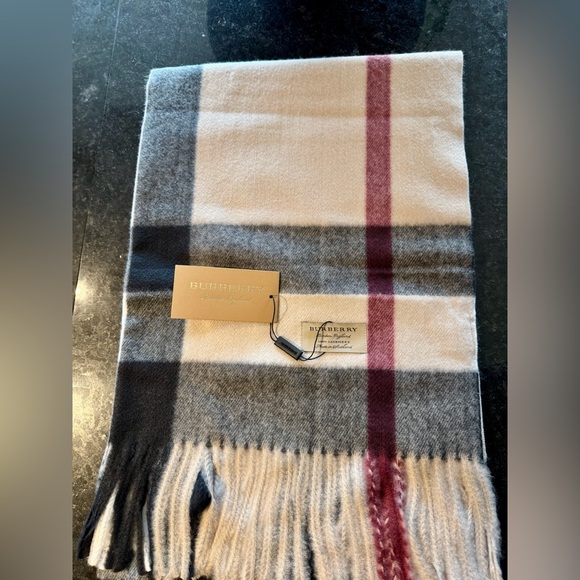 NEW 💕 XL BURBERRY LONDON Gray Half Mega Giant Check Cashmere Scarf Shawl Wrap - Picture 3 of 12